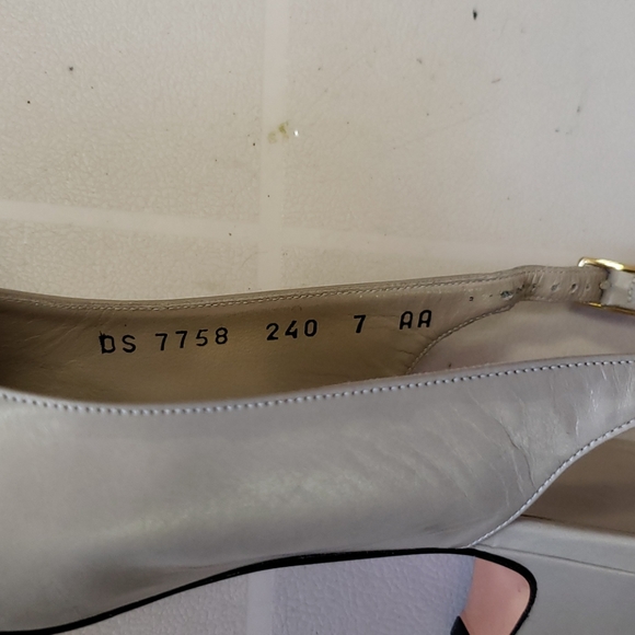 Ferragamo size 7 - Picture 3 of 3